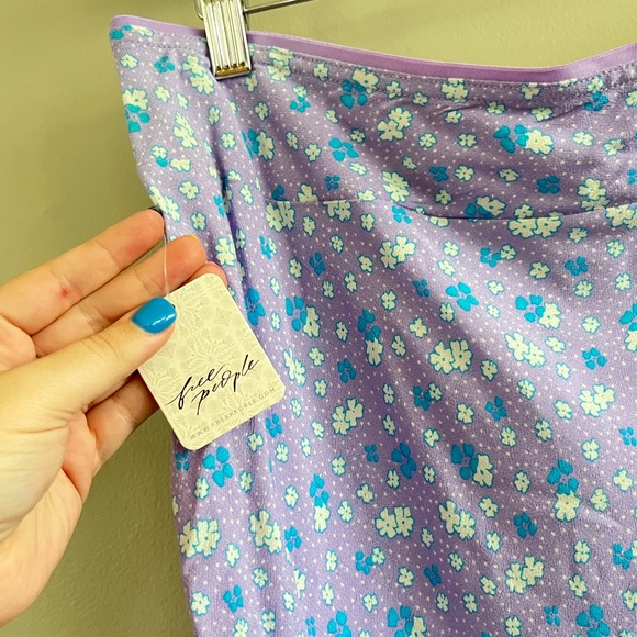 Free People Flirty Floral Skirt Lavender Purple Spring Summer Lightweight Size 8 - Picture 5 of 6
